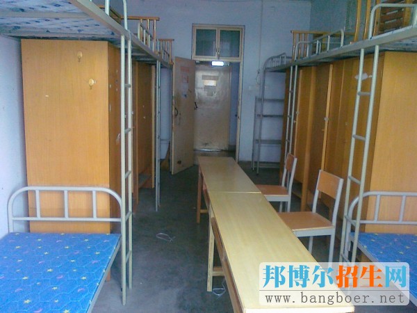 重慶機(jī)械電子高級技工學(xué)校宿舍條件
