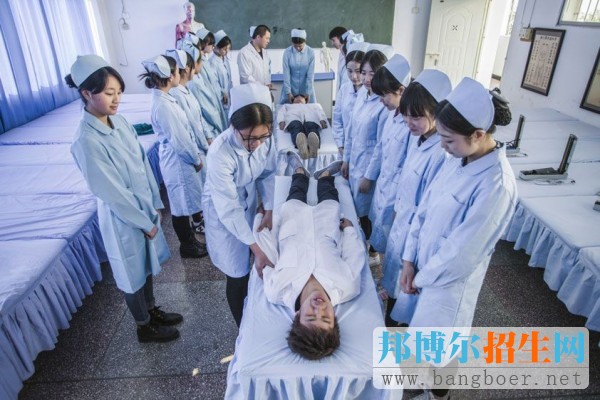 重慶市渝東技工學(xué)校2017年報名條件、招生對象