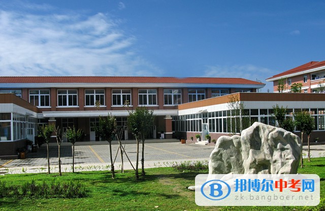 四川省崇州市崇慶中學怎么樣、好嗎