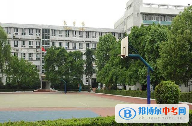 成都石室錦城外國語學校2022年學費、收費多少