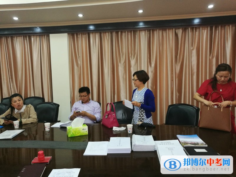 新都區(qū)政府督學(xué)到成都市實驗三原外語學(xué)校開展督導(dǎo)工作