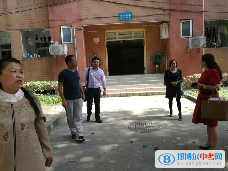 新都區(qū)政府督學(xué)到成都市實驗三原外語學(xué)校開展督導(dǎo)工作