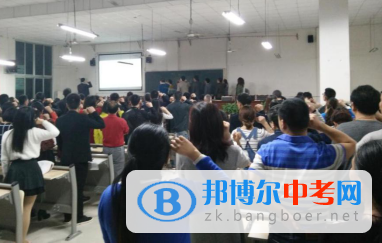 資陽市雁江區(qū)伍隍鎮(zhèn)中學(xué)廉潔從教  做人民滿意教師