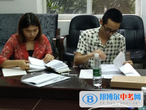 區總工會對四川省雙流縣中心中學工會進行財務審計