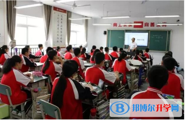 【中學部】兩校同交流，攜手傳佳話——北京大學南寧附屬實驗學校與我校高中教師共辦教