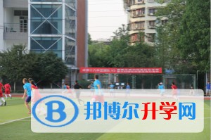 成都十八中和德、意兩國中學(xué)生用一場球賽成了朋友
