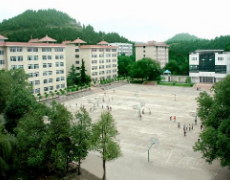 南部縣建興鎮中學