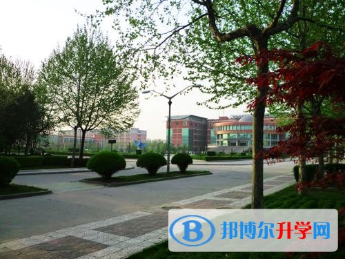 四川省瀘州高級中學校招生辦聯(lián)系方式