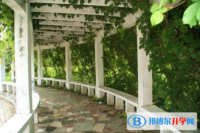 康定縣民族中學好嘛、怎么樣