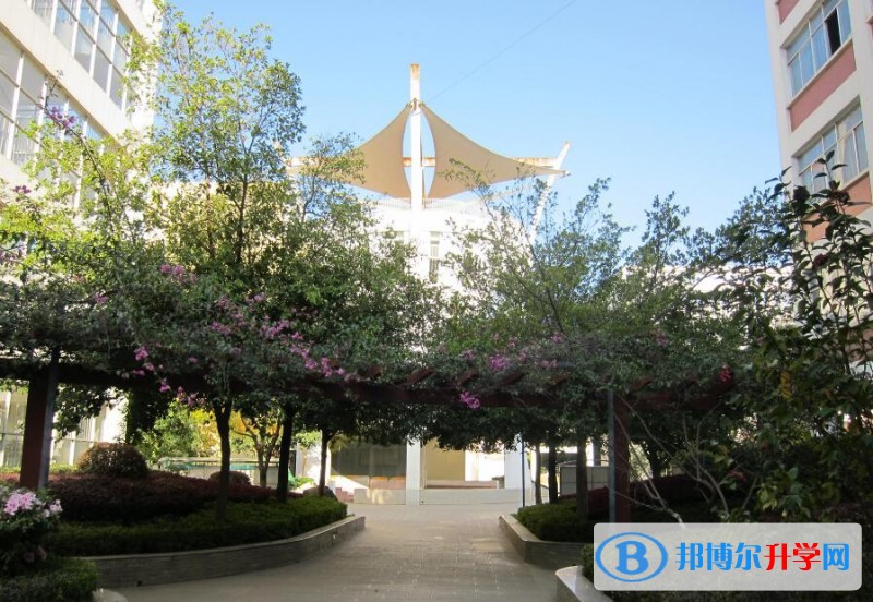 昆明市西山區(qū)第一中學(xué)怎么樣、好嗎
