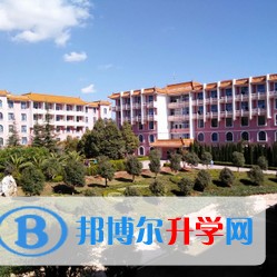 華寧縣第一中學(xué)地址在哪里