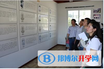 內江一中：清明祭掃 緬懷先烈 不忘初心 為國育才