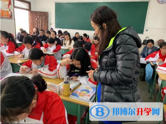 聯(lián)合教研，攜手共進(jìn)