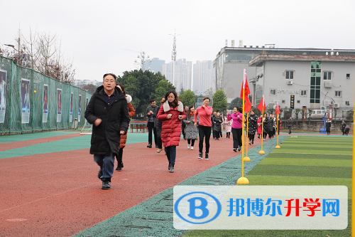櫛風(fēng)沐雨強(qiáng)筋骨，砥礪前行鑄輝煌