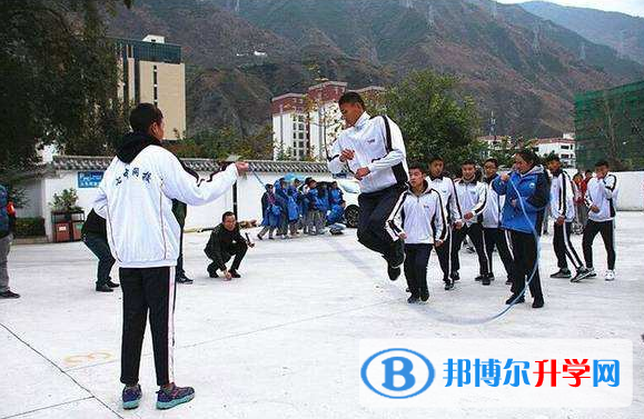 康定第三中學(xué)2022年學(xué)費(fèi)、收費(fèi)多少