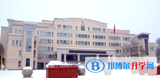 烏魯木齊八一中學(xué)2023年學(xué)費(fèi)、收費(fèi)多少