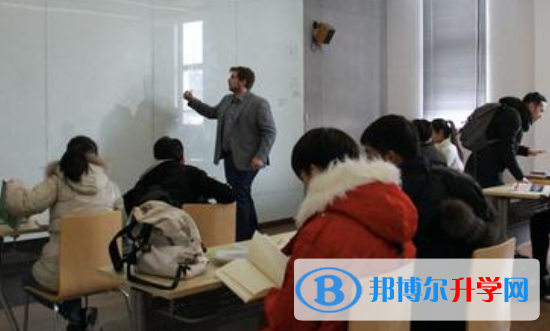 美國藍(lán)帶高中課程中心地址在哪里