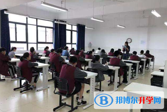 宜昌龍盤湖國際學(xué)校初中部怎么樣、好不好