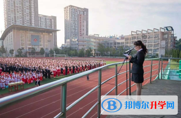 貴陽一中新世界國際學校初中部2020年招生辦聯系電話