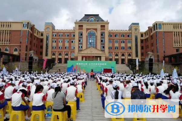貴陽觀山湖中加國際學校初中部2020年報名條件、招生要求、招生對象