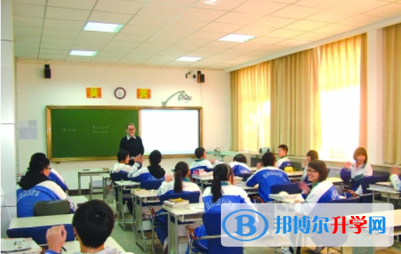 河南師大附中雙語國際學(xué)校小學(xué)部2020年報(bào)名條件、招生要求、招生對象