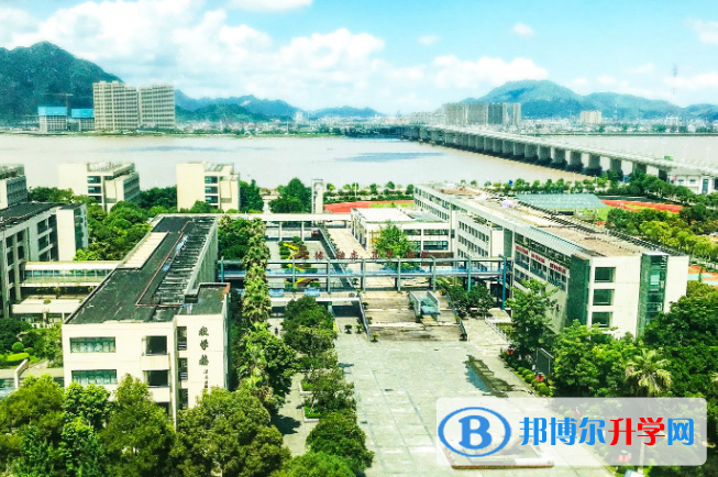 溫州二十二中加拿大高中2020年招生辦聯系電話