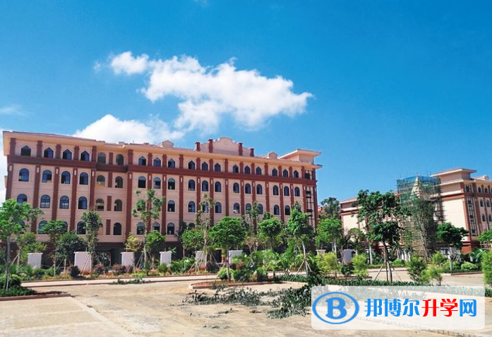 清華大學附屬中學國際部網站網址 