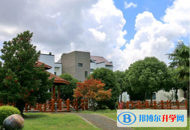 美達(dá)菲國(guó)際學(xué)校怎么樣、好不好