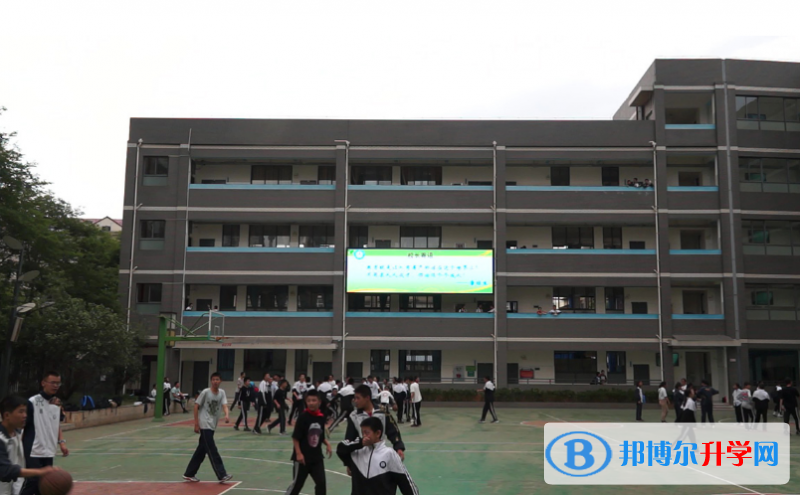 昆明盤龍區(qū)新迎中學2021年招生辦聯(lián)系電話