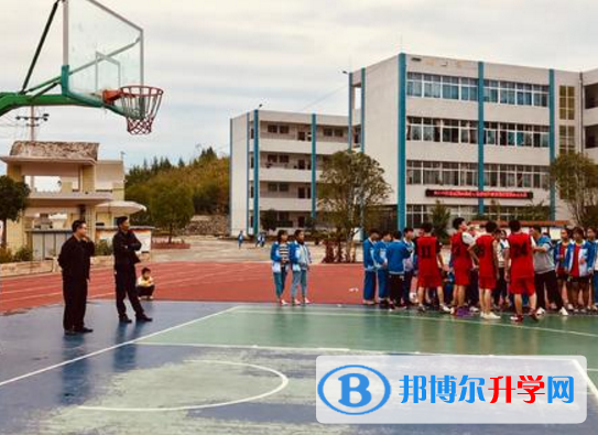 貴州省銅仁地區德江縣第一中學招生簡章