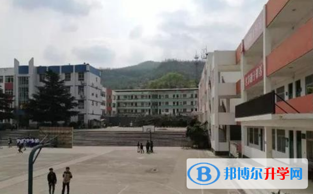 劍閣縣開封中學(xué)2021年學(xué)費(fèi)、收費(fèi)多少