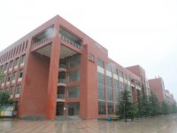 崇州市何家鄉(xiāng)中學(xué)2025年招生辦聯(lián)系電話