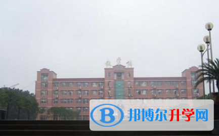 重慶市璧山來(lái)鳳中學(xué)2021年宿舍條件