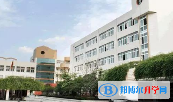 四川省成都列五中學2022年學費、收費多少