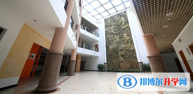重慶黔江中學(xué)校2021年招生簡(jiǎn)章