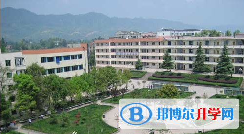 重慶市墊江縣第八中學2021年學費、收費多少 