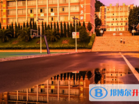 曲靖市麒麟高級中學2025年學費、收費多少