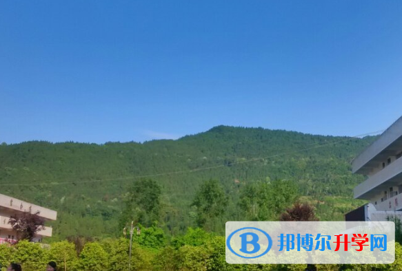 平昌縣金山中學(xué)2022年報(bào)名條件、招生要求、招生對(duì)象