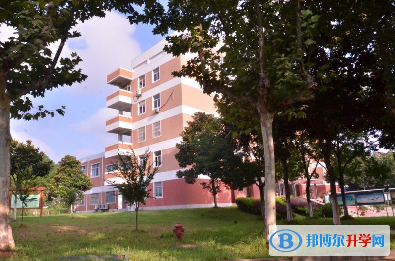 四川省廣安代市中學2021年招生辦聯系電話