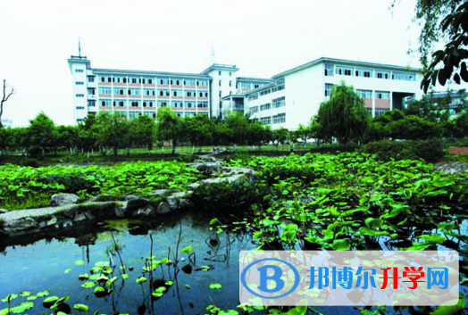 鹽邊縣民族中學2021年報名條件、招生要求、招生對象