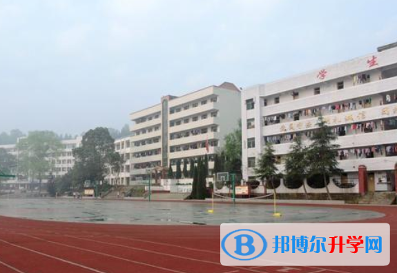 安居區白馬中學2021年報名條件、招生要求、招生對象