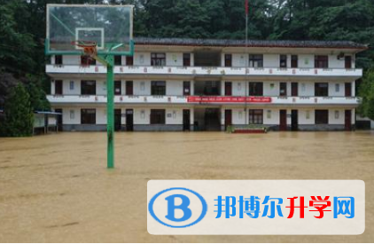 都江堰市崇義鄉中學2022年招生簡章