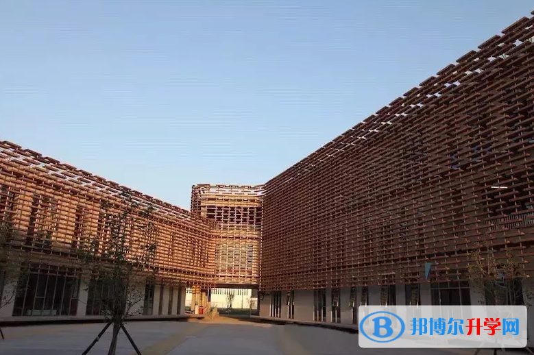  北京法國(guó)國(guó)際學(xué)校2023年報(bào)名時(shí)間