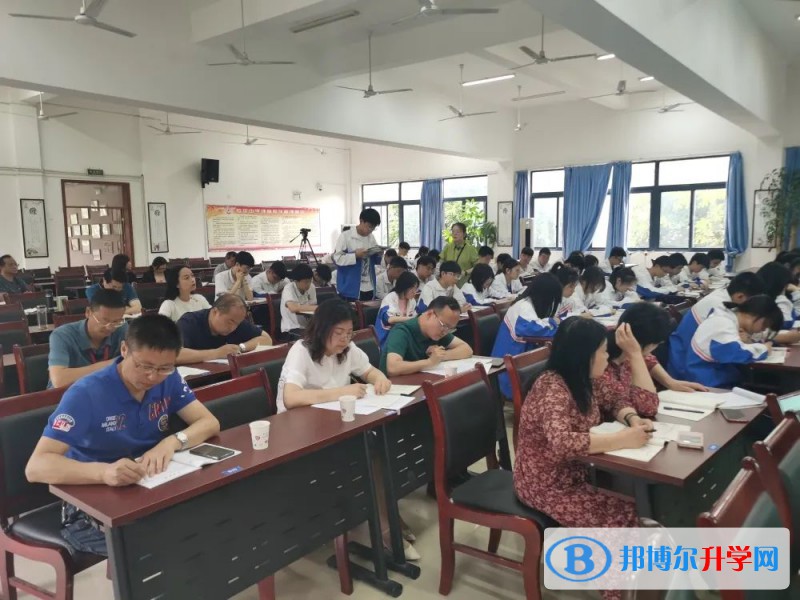 彭州市敖平中學(xué)2022年招生辦聯(lián)系電話(huà)