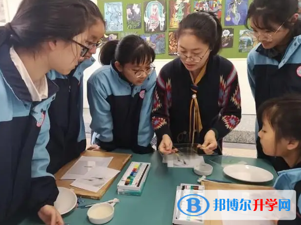  美中美育美國高中2022年招生政策