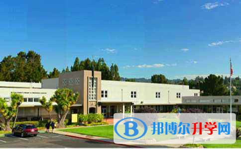 美國(guó)藍(lán)帶高中國(guó)際課程中心2022年報(bào)名時(shí)間