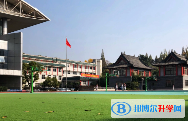 南京第十二中學2023年招生辦聯系電話 