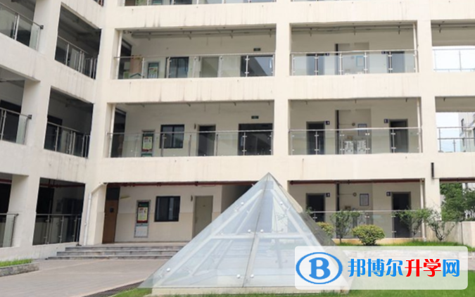 南京大廠高級中學2023年招生辦聯(lián)系電話 