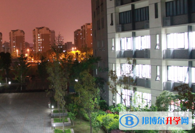 南京中華中學(xué)2023年招生辦聯(lián)系電話 