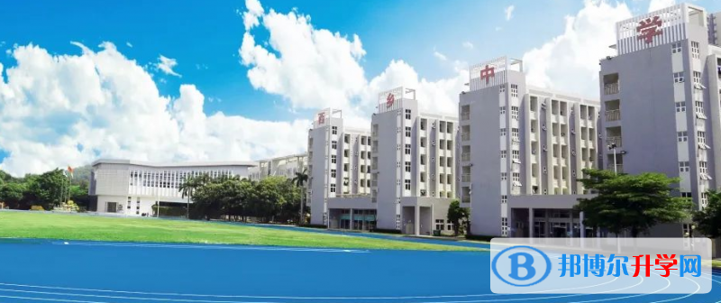 深圳市西鄉(xiāng)中學(xué)地址，乘車路線